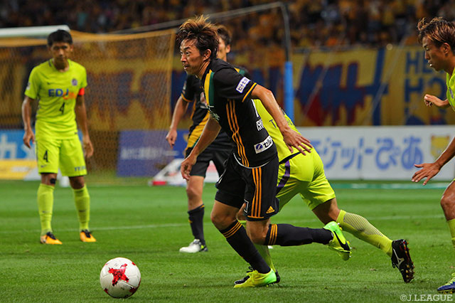 カウンターアタックから広島ゴールを脅かした石原 直樹（仙台）【明治安田Ｊ１ 第22節 仙台vs広島】