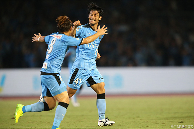 リードを３点に広げる移籍後初ゴールを決めた家長 昭博（川崎Ｆ）【明治安田Ｊ１ 第22節 川崎Ｆvs鹿島】