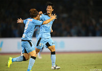 リードを３点に広げる移籍後初ゴールを決めた家長 昭博（川崎Ｆ）【明治安田Ｊ１ 第22節 川崎Ｆvs鹿島】