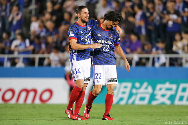 横浜FMの3試合連続無失点に貢献したミロシュ デゲネクと中澤 佑二【明治安田Ｊ１ 第22節 横浜FMvs鳥栖】