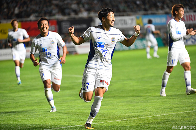 山形は25分に高木 利弥（写真）のＪ初ゴールで先制【明治安田Ｊ２ 第28節 松本vs山形】