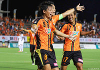 ゴール前のこぼれ球を押し込んで決勝点を奪取した小野瀬 康介（山口）【明治安田Ｊ２ 第28節 山口vs群馬】