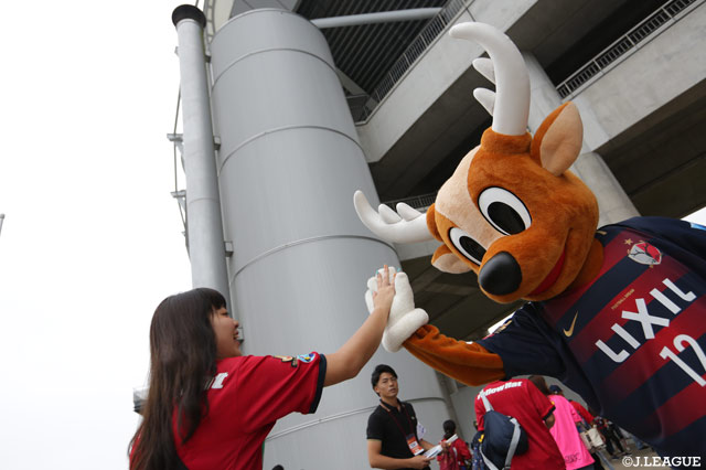 しかおがハイタッチでお出迎え！【明治安田Ｊ１ 第23節 鹿島vs清水】