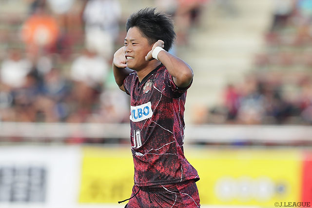 6分に富所 悠の先制PKで幸先良くリードした琉球【明治安田Ｊ３ 第19節 琉球vs福島】