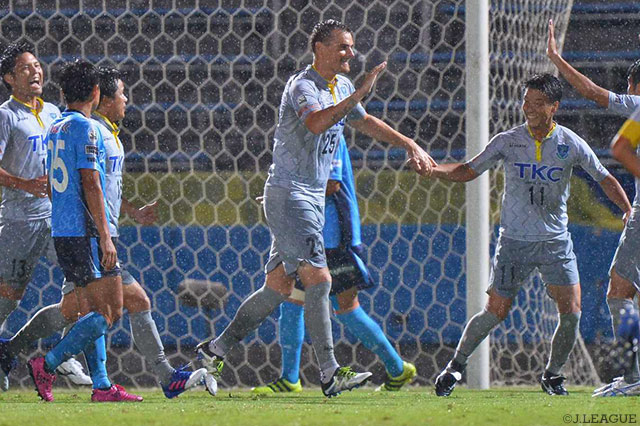 先制PKで加入後初得点を決めたネイツ ペチュニク（栃木）【明治安田Ｊ３ 第19節 YS横浜vs栃木】