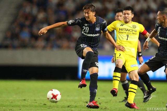 失点直後の69分に投入された長沢 駿（Ｇ大阪）【明治安田Ｊ１ 第23節 Ｇ大阪vs柏】