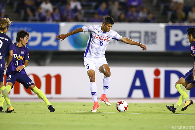 エデル リマ（甲府）は機を見て攻撃参加するも実らず【明治安田Ｊ１ 第23節 広島vs甲府】