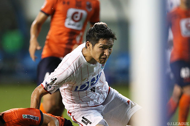 白星を大きく引き寄せる3点目を挙げた原川 力（鳥栖）【明治安田Ｊ１ 第23節 鳥栖vs大宮】