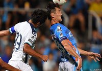 福井 諒司（水戸）とジョン チュングン（横浜FC）の空中戦【明治安田Ｊ２ 第29節 横浜FCvs水戸】