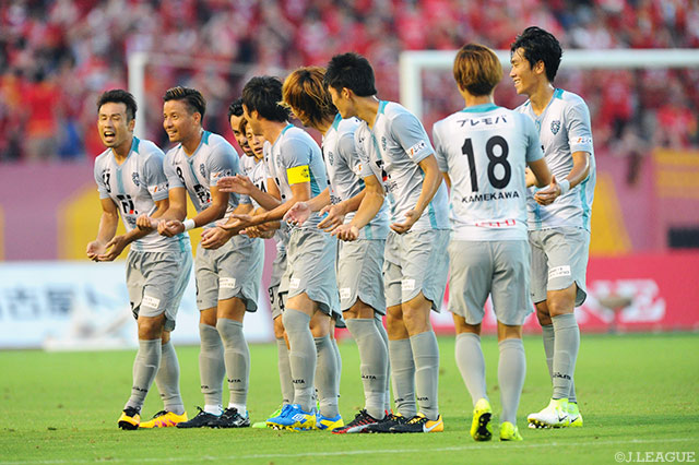 11分に三門 雄大のボレーシュートで幸先良く先制した福岡【明治安田Ｊ２ 第29節 名古屋vs福岡】