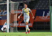 後半から出場し、起用に応える同点ゴールを決めた平松 宗（長崎）【明治安田Ｊ２ 第29節 東京Ｖvs長崎】