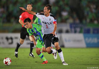 最終ラインで奮闘し、2試合連続の無失点に貢献した植田 龍仁朗（熊本）【明治安田Ｊ２ 第29節 湘南vs熊本】