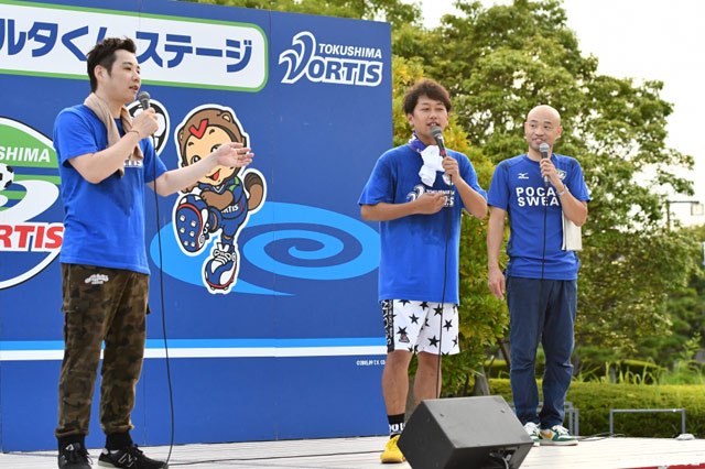 お笑いコンビ・ライセンスが来場！トークショーを実施！【明治安田Ｊ２ 第30節 徳島vs山形】