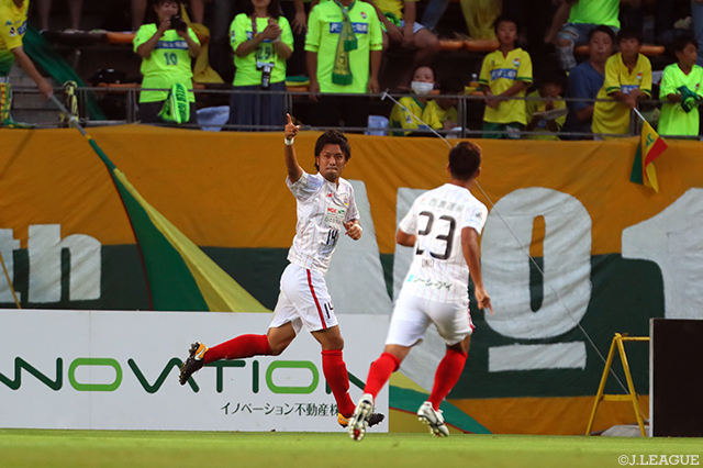 開始直後の１分にヘディングで今季初得点となる先制ゴールを決めた風間 宏矢（岐阜）