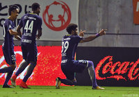 パトリックの先制ヘッドで試合の均衡を破った広島【明治安田Ｊ１ 第24節 大宮vs広島】