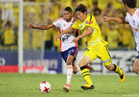 切れ味鋭いドリブル突破からのクロスで先制点をアシストしたホニ（新潟）【明治安田Ｊ１ 第24節 柏vs新潟】