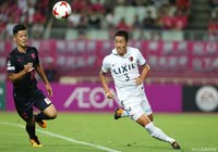 ともにSAMURAI BLUE（日本代表）メンバーの山口 蛍（Ｃ大阪）と昌子 源（鹿島）【明治安田Ｊ１ 第24節 Ｃ大阪vs鹿島】