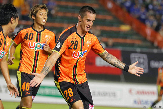 レオナルド ラモスの得点で一度は逆転に成功した山口【明治安田Ｊ２ 第30節 山口vs大分】