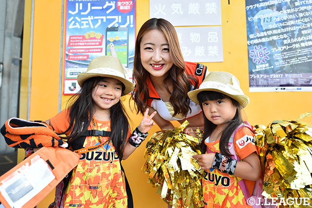 憧れのオレンジウェーブのメンバーとパチリ！【明治安田Ｊ１ 第24節 清水vs浦和】