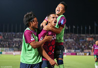 同点弾から4分後、ドゥドゥの強烈な一撃で逆転に成功した甲府【明治安田Ｊ１ 第24節 甲府vs川崎Ｆ】