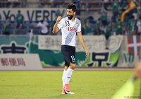 Ｊ初得点を頭で押し込み、3点差としたカルロス マルティネス（東京Ｖ）【明治安田Ｊ２ 第30節 愛媛vs東京Ｖ】