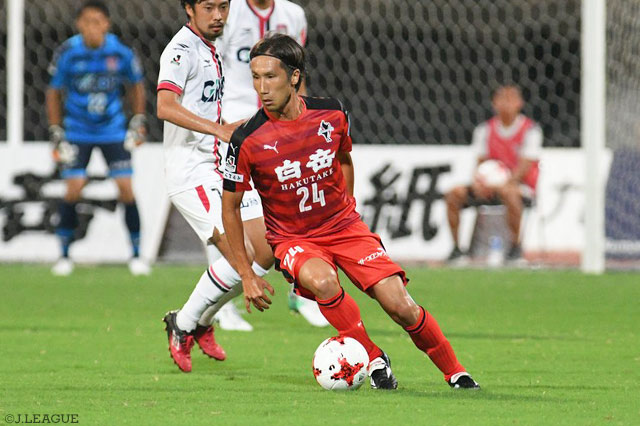 加入後初の先発出場を果たした新戦力の木村 祐志（熊本）【明治安田Ｊ２ 第30節 熊本vs岡山】