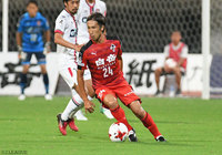 加入後初の先発出場を果たした新戦力の木村 祐志（熊本）【明治安田Ｊ２ 第30節 熊本vs岡山】