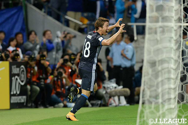 冷静に先制点を流し込んだ浅野 拓磨（シュトゥットガルト/ドイツ）。大きな仕事をやってのけた【ロシアＷ杯 アジア最終予選 日本vsオーストラリア】