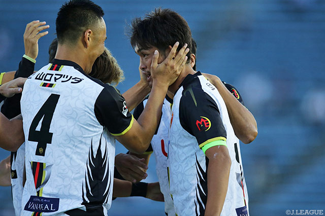 3分にCKから先制ヘッドを押し込んだ渡辺 広大（山口）【明治安田Ｊ２ 第31節 京都vs山口】