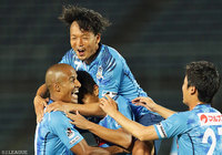 反撃の狼煙となる1点を返した永田 亮太（讃岐 #7）【明治安田Ｊ２ 第31節 讃岐vs福岡】