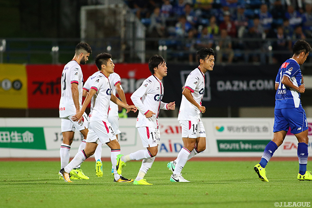 26分に先制となる今季初ゴールを決めた三村 真（岡山 #11）【明治安田Ｊ２ 第31節 山形vs岡山】