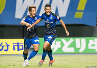 意表を突く直接FKで決勝点を決め、3試合連続得点の鈴木 惇（大分）【明治安田Ｊ２ 第31節 大分vs群馬】