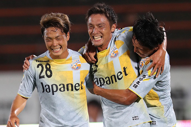 30分に左足で先制ゴールを決めた田中 輝希（長崎）【明治安田Ｊ２ 第31節 金沢vs長崎】