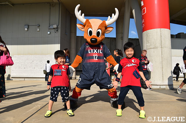 しかおと一緒にＣ・ロナウドならぬ鈴木 優磨ポーズ！【ルヴァンカップ 準々決勝 第2戦 鹿島vs仙台】