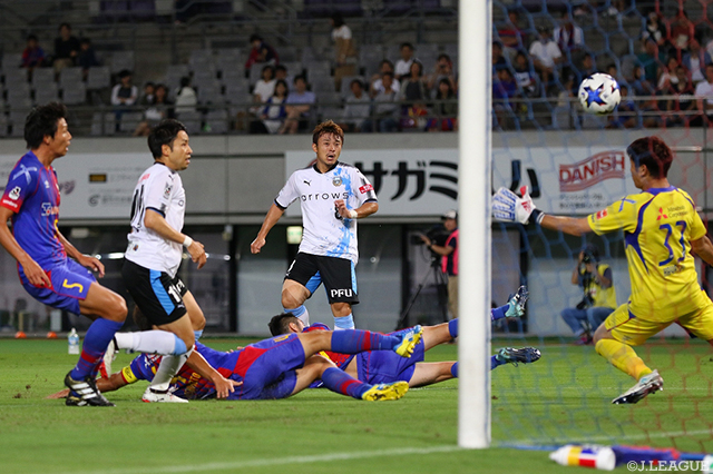 28分、30分に立て続けに2ゴールを決めた阿部 浩之（川崎Ｆ）【ルヴァンカップ 準々決勝 第2戦 FC東京vs川崎Ｆ】