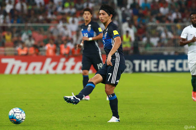 約2年ぶりの先発出場を果たした柴崎 岳（ヘタフェ/スペイン）。後半の80分まで中盤でプレーした。【ロシアＷ杯 アジア最終予選 サウジアラビアvs日本】