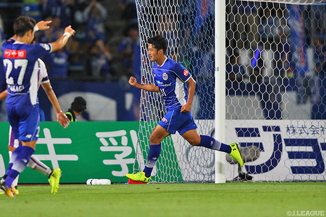 前半終了間際に逆転弾を決めた阪野 豊史（山形）【明治安田Ｊ２ 第32節 山形vs京都】