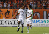 24分に右足で先制ゴールを決めたアンドレ バイア（湘南）【明治安田Ｊ２ 第32節 山口vs湘南】