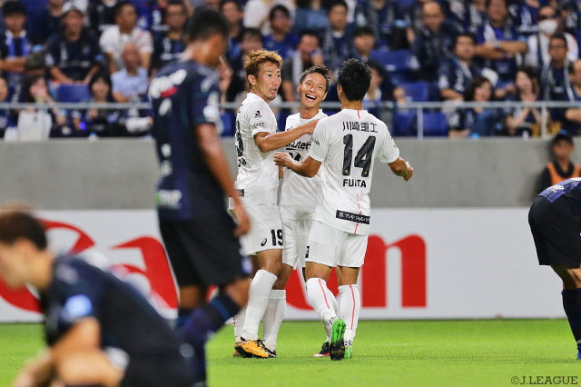 巧みなワンタッチシュートで先制点を奪取した渡邉 千真（神戸 #19）【明治安田Ｊ１ 第25節 Ｇ大阪vs神戸】