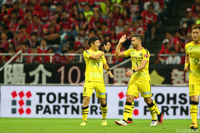 86分に大きな追加点となる今季7点目のゴールを決めた武富 孝介（柏）【明治安田Ｊ１ 第25節 浦和vs柏】