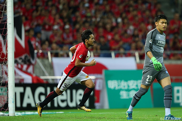 90分に反撃のPKを決めた興梠 慎三（浦和）【明治安田Ｊ１ 第25節 浦和vs柏】