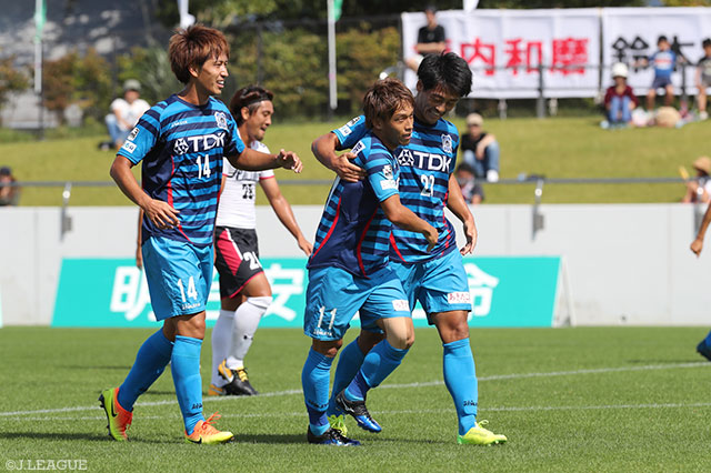 山田 樹（#14）と久富 賢（#11）のゴールなどで快勝を収めた秋田【明治安田Ｊ３ 第22節 盛岡vs秋田】