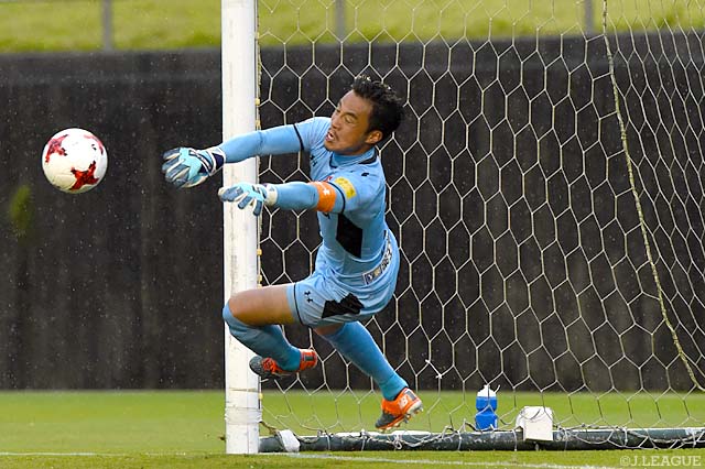 完封勝利に貢献したGKの土井 康平（盛岡）【明治安田Ｊ３ 第23節 藤枝vs盛岡】