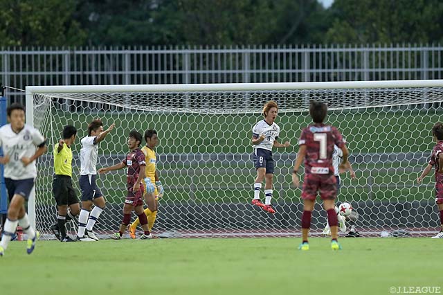 鹿児島は、5分の永畑 祐樹（#8）の先制点を守りきった【明治安田Ｊ３ 第23節 琉球vs鹿児島】