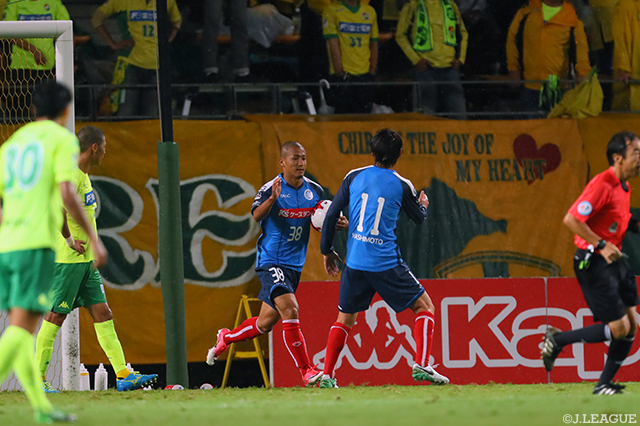 ２点を追う70分に追撃となる３試合連続ゴールを決めた前田 大然（水戸）【明治安田Ｊ２ 第33節 千葉vs水戸】