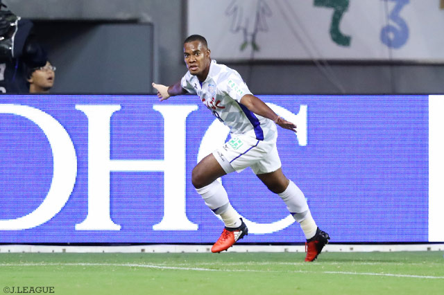 自身のＪ１通算50試合目に先制ゴールを挙げたリンス（甲府）【明治安田Ｊ１ 第26節 鳥栖vs甲府】