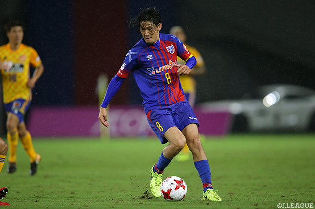豊富な運動量で攻守に奮闘した髙萩 洋次郎（FC東京）【明治安田Ｊ１ 第26節 FC東京vs仙台】