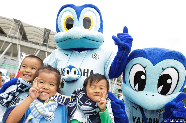 ジュビロくんとジュビィちゃんとハイチーズ！【明治安田Ｊ１ 第26節 磐田vs浦和】