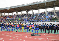 暫定ながら初の首位に立ち、ファン・サポーターと喜びを分かち合った沼津【明治安田Ｊ３ 第23節 沼津vs富山】