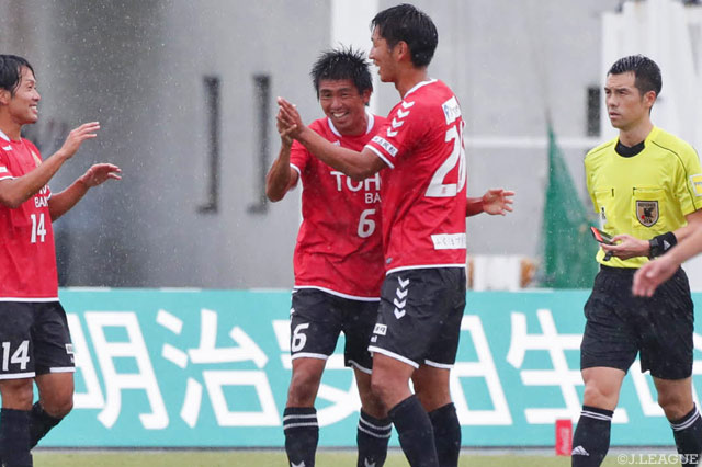 Ｊ３通算100試合出場の節目に先制点を挙げた鴨志田 誉（福島 #6）【明治安田Ｊ３ 第23節 福島vs鳥取】